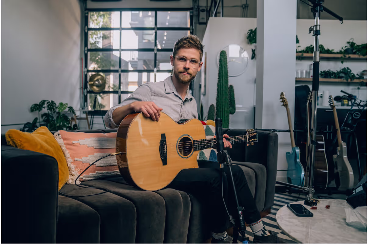 Fingerstyle Guitar Training Courses: Learn Step-By-Step